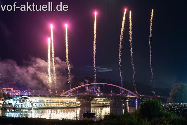 B-SA-Donau in Flammen Foto Laudi -100753.jpg